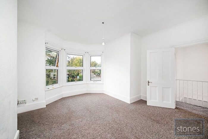 1 Bedroom Flat To Rent In Western Road, Romford, RM1