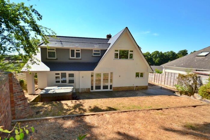 5 Bedroom Detached House To Rent In Broadstone, BH18