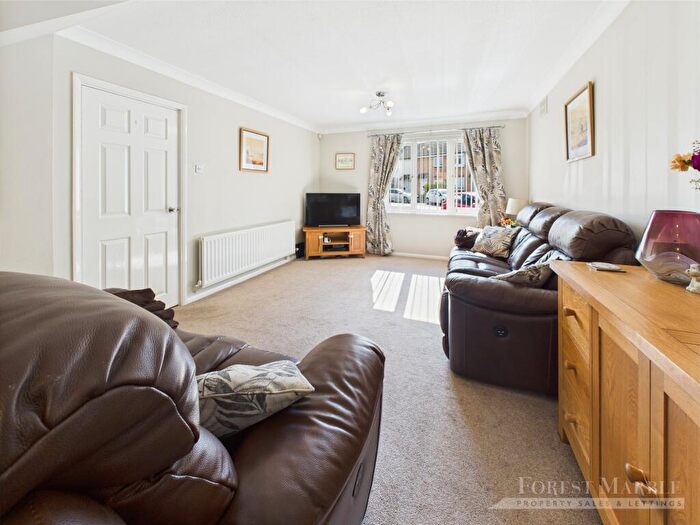 4 Bedroom Detached House For Sale In Beaconsfield Way, Frome, BA11