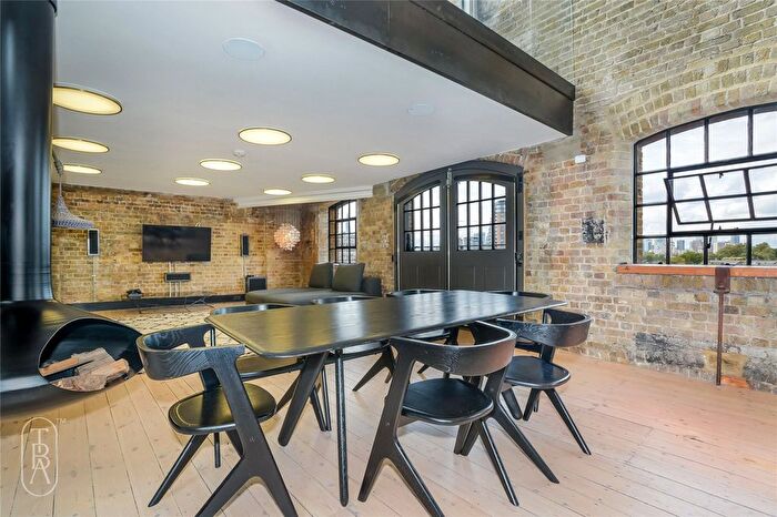 2 Bedroom Flat To Rent In Wapping Wall, London, E1W