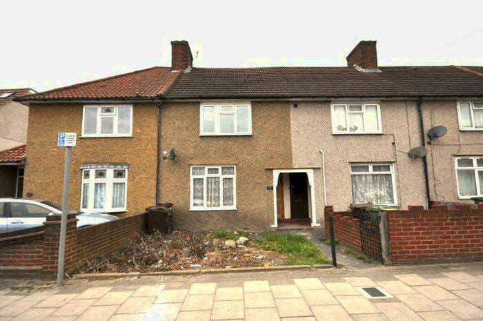 4 Bedroom Terraced House To Rent In Heathway, Dagenham, RM9