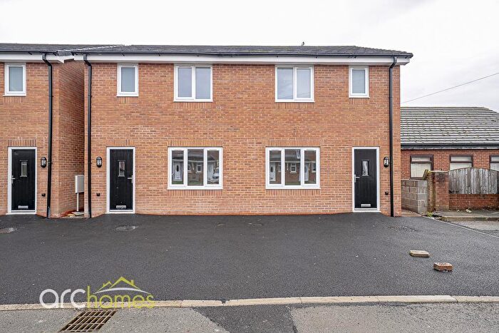 3 Bedroom End Of Terrace House To Rent In Poplar Close, Tyldesley, M29
