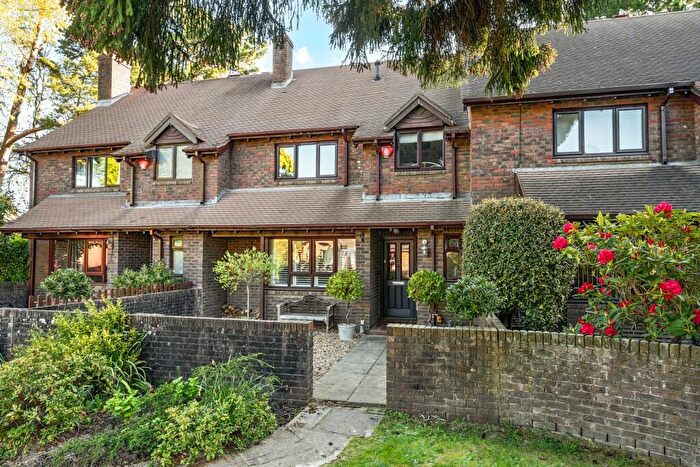 4 Bedroom Terraced House For Sale In Field Walk, Lymington, SO41