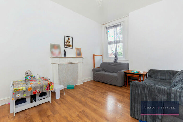 2 Bedroom Flat For Sale In Lansdowne Road, London, N17