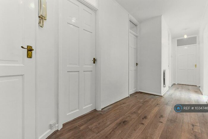 3 Bedroom Flat To Rent In London, London, SE2