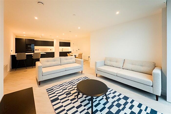 3 Bedroom Apartment To Rent In Vista River Tower, M3