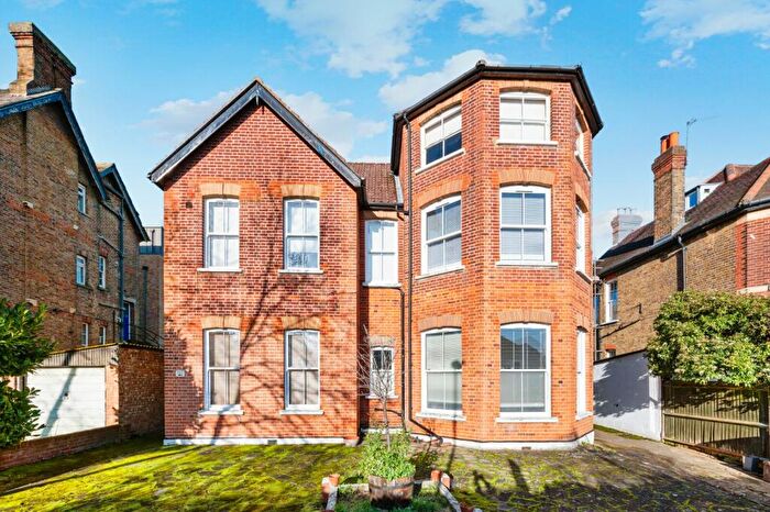 Apartment To Rent In Avenue South, Surbiton, KT5