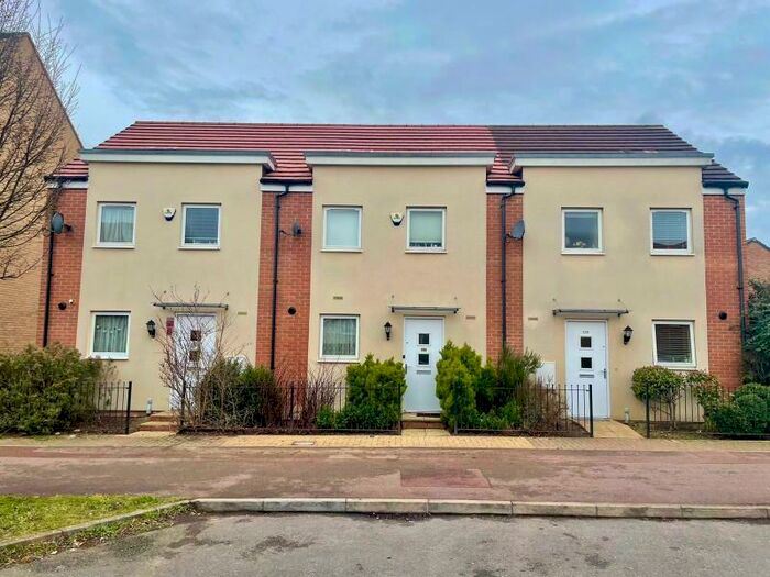 3 Bedroom Terraced House To Rent In Warwick Avenue, Broughton, MK10