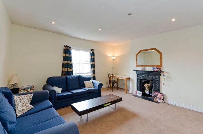 4 Bedroom Flat To Rent In East Dulwich Road, London, SE22