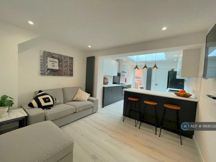 5 Bedroom Terraced House To Rent In Monks Road, Coventry, CV1