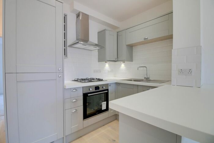 2 Bedroom Flat To Rent In Eugene Road, Paignton, TQ3