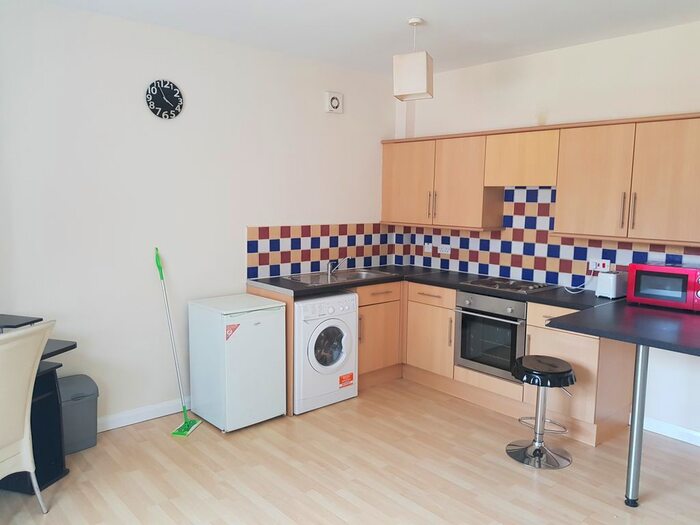 1 Bedroom Flat To Rent In Victoria Park Road, Leicester, LE2