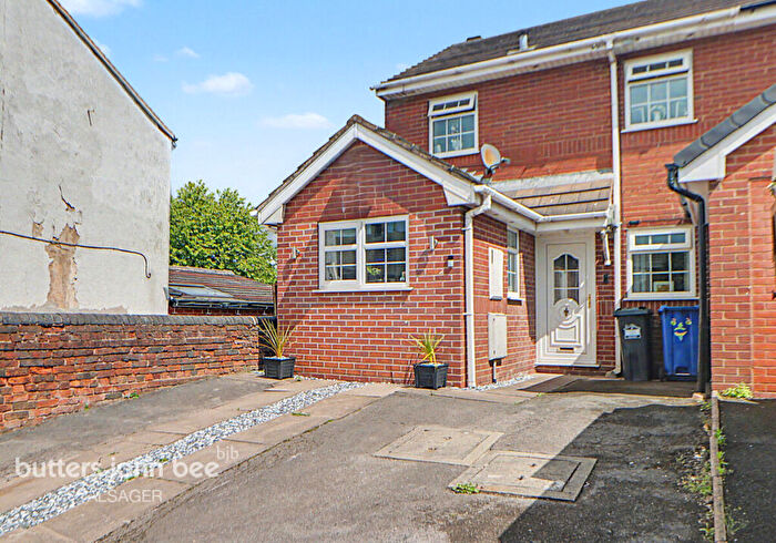 3 Bedroom Mews For Sale In High Street, Halmer End, ST7