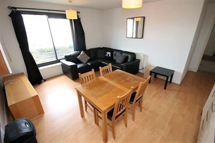 2 Bedroom Flat To Rent In Sparta Court, Troy Road, Morley, Leeds, LS27