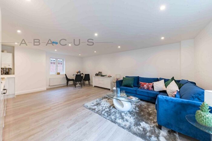 2 Bedroom Flat To Rent In Shenley Road, Borehamwood, WD6