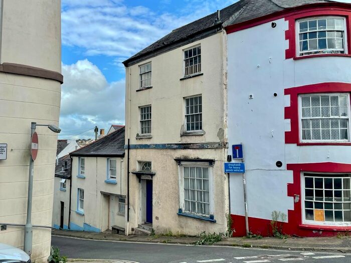 6 Bedroom Town House To Rent In Lower Meddon Street, Bideford, EX39