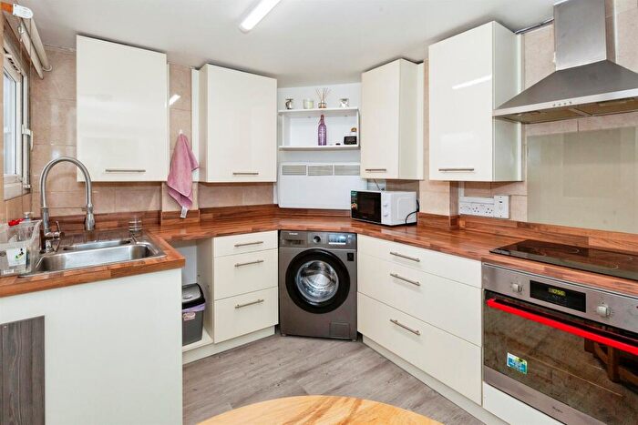 1 Bedroom House For Sale In Salt Hill Drive, Slough, SL1
