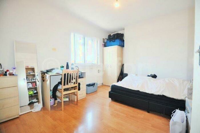 2 Bedroom Apartment To Rent In Eversholt Street, London, NW1