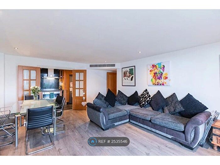 2 Bedroom Flat To Rent In Harbour Reach, London, SW6