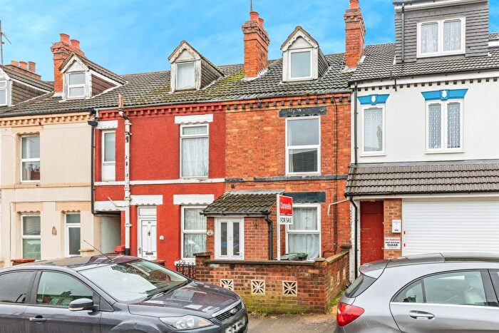 2 Bedroom Terraced House For Sale In Washbrook Road, Rushden, NN10