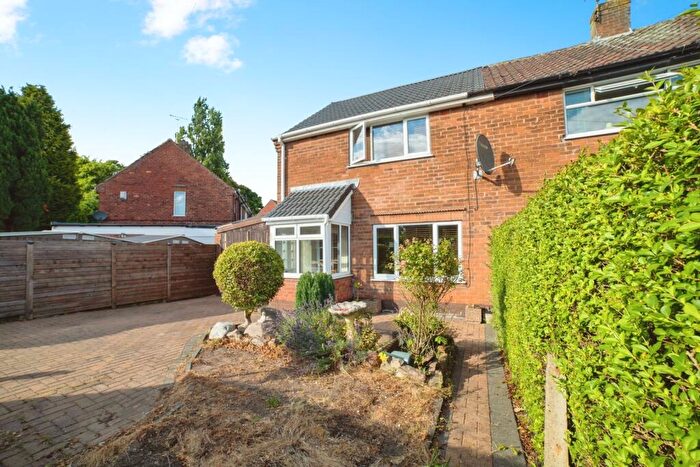 2 Bedroom Semi-Detached House For Sale In Newlands Drive, Mansfield, Nottinghamshire, NG19