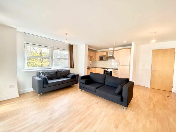 2 Bedroom Flat To Rent In Horizon Building, York Road, Battersea, SW11