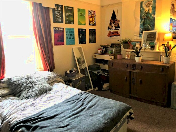 8 Bedroom Flat To Rent In Kings Road, BN1