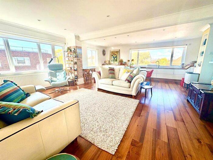 2 Bedroom Flat For Sale In High Street, Old Portsmouth, PO1
