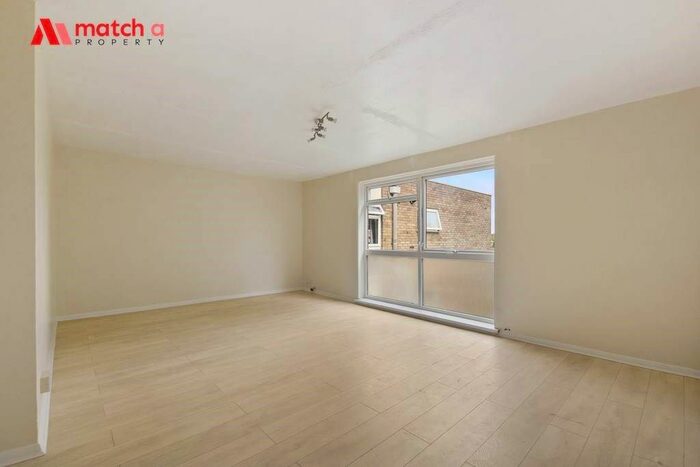 2 Bedroom Flat To Rent In Inglis Road, Ealing, London, W5