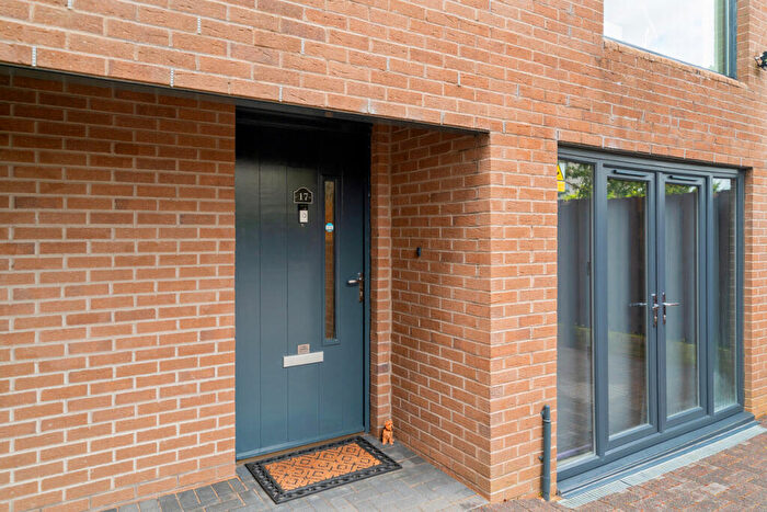 4 Bedroom Town House For Sale In Lochview Gate, Hogganfield, G33