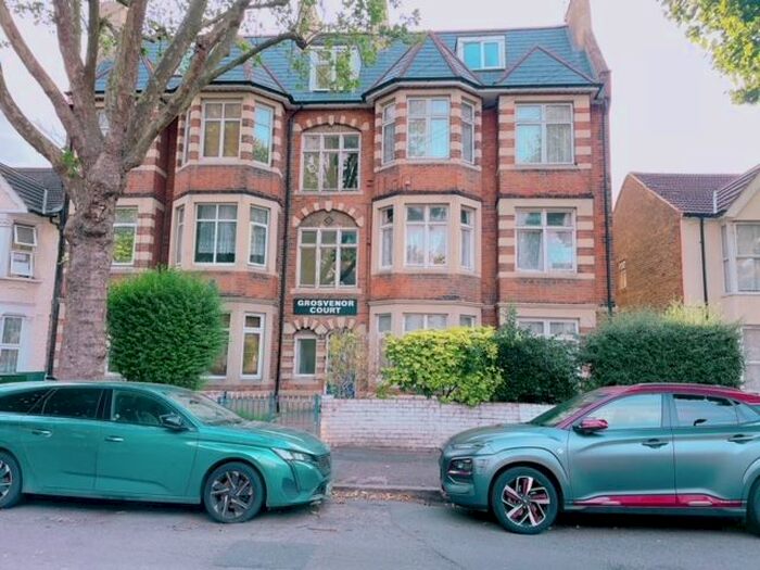 2 Bedroom Flat To Rent In Grosvenor Road, Southall, UB2