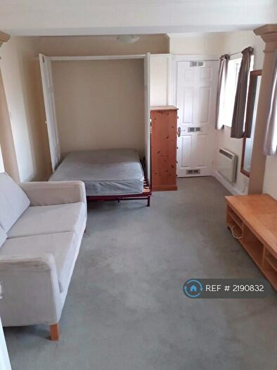 Studio To Rent In Walcot Parade, Bath, BA1