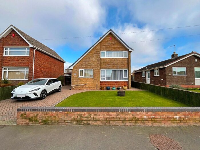 3 Bedroom Detached House For Sale In West Garth, Cayton, YO11