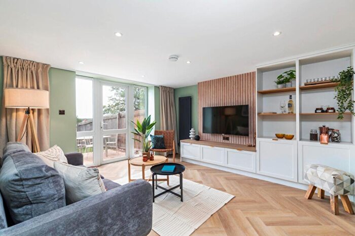 1 Bedroom Flat To Rent In Yarborough Road - Student Apartment - /, LN1