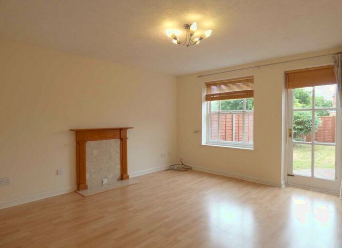 2 Bedroom House To Rent In Ancholme Close, Didcot, OX11