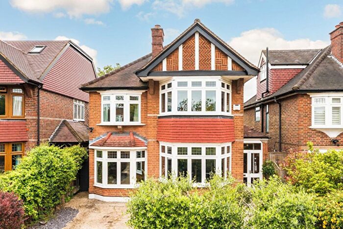 4 Bedroom Property For Sale In Cole Park Gardens, Twickenham, TW1