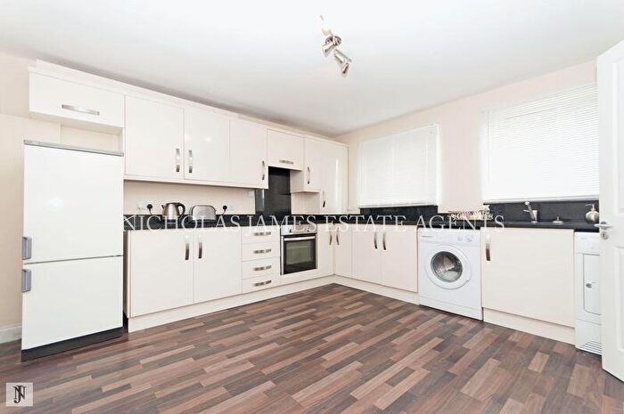3 Bedroom Flat To Rent In Bramley Road, Oakwood, London, N14