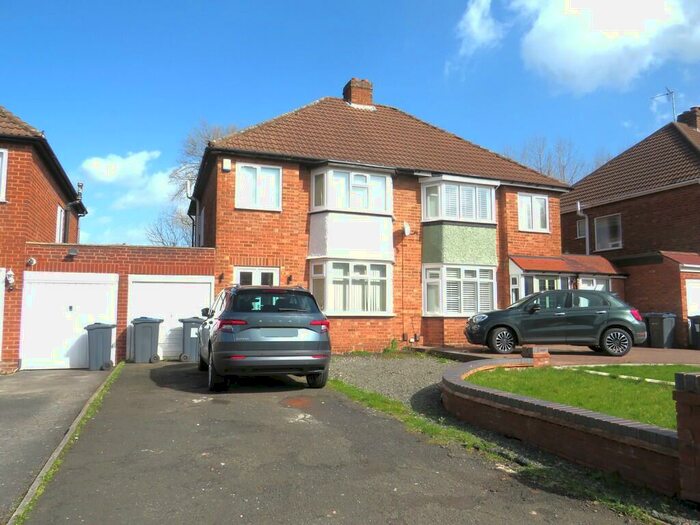 3 Bedroom Semi-Detached House To Rent In Bonner Drive, Walmley, Sutton Coldfield, B76