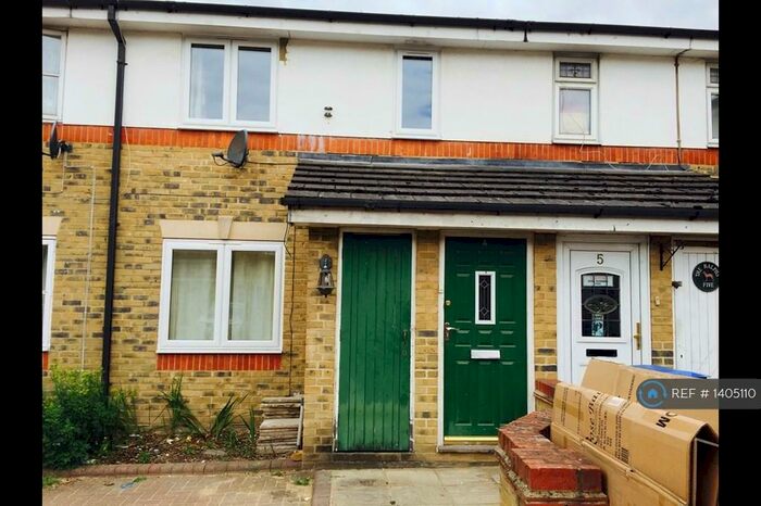 4 Bedroom Terraced House To Rent In Ivy Court, London, SE16