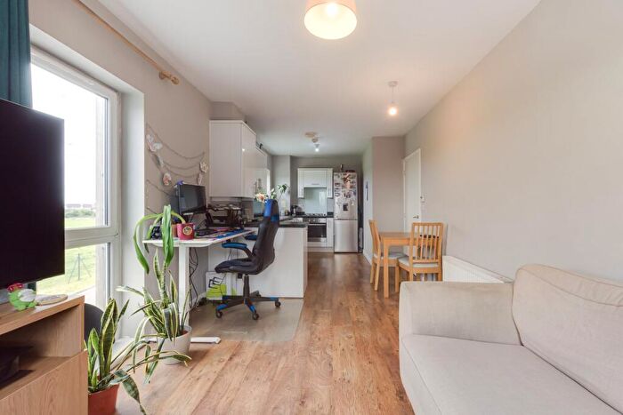1 Bedroom Flat For Sale In Sympathy Vale, Dartford, DA1