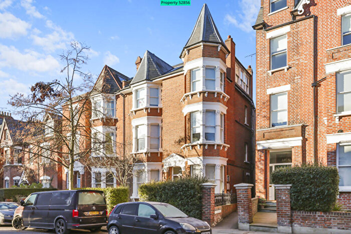 2 Bedroom Flat To Rent In Parliament Hill, London, NW3