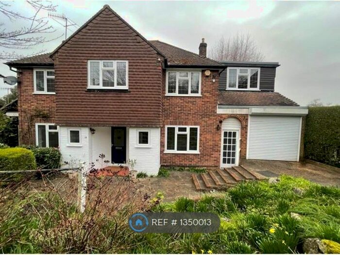 4 Bedroom Detached House To Rent In Silverdale Avenue, Oxshott, KT22