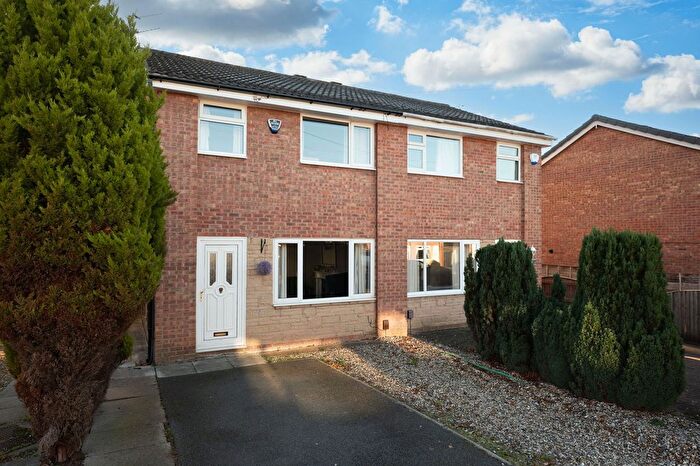 3 Bedroom Semi Detached House For Sale In Siskin Road, Offerton, Stockport, SK2