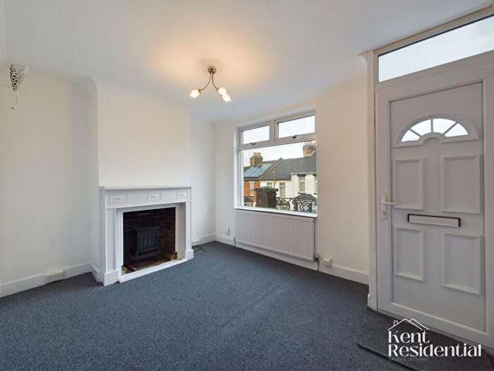 2 Bedroom Terraced House To Rent In Dale Street, Chatham, ME4