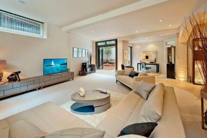 4 Bedroom Flat To Rent In Roland Gardens, London, SW7