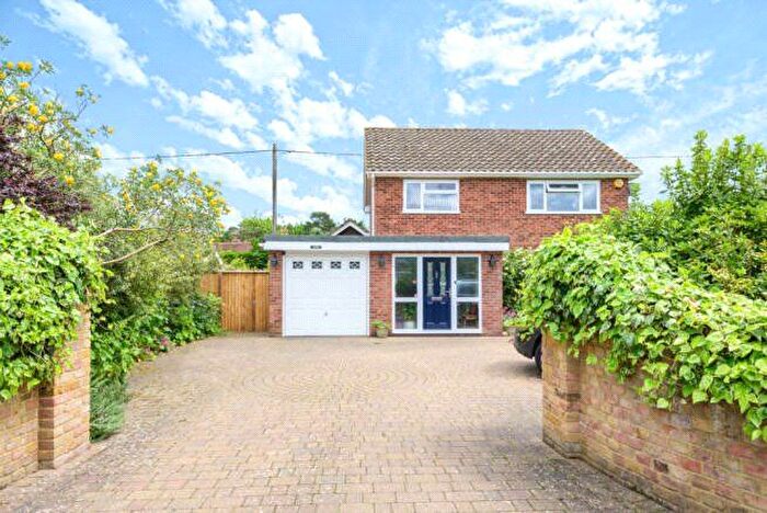 1 Bedroom Flat To Rent In Back Lane, Bucks Horn Oak, Farnham, Hampshire, GU10