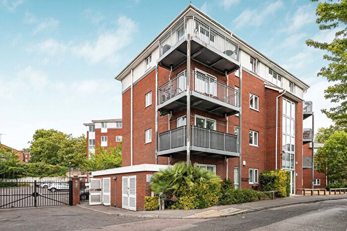 1 Bedroom Flat For Sale In Curtis Field Road, London, SW16