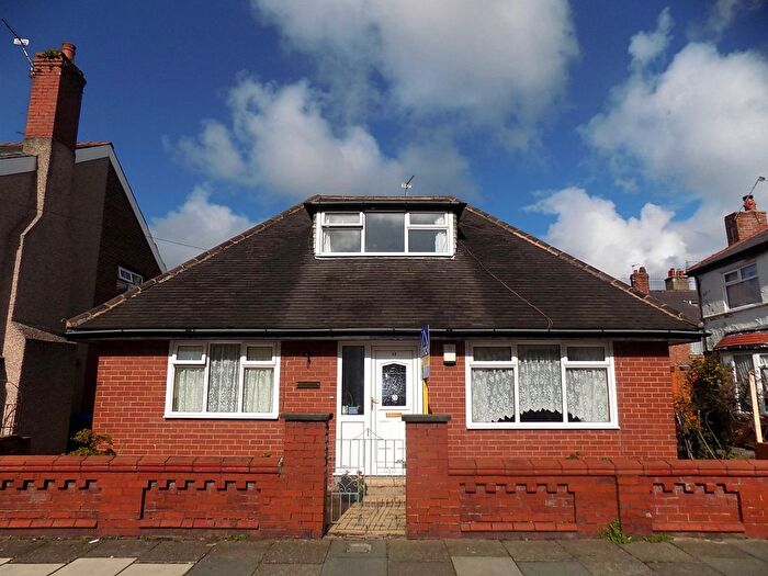 2 Bedroom Detached Bungalow To Rent In Airedale Avenue, Blackpool, FY3