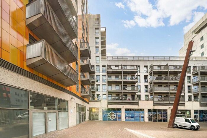 2 Bedroom Flat For Sale In Rathbone Market, Canning Town, E16