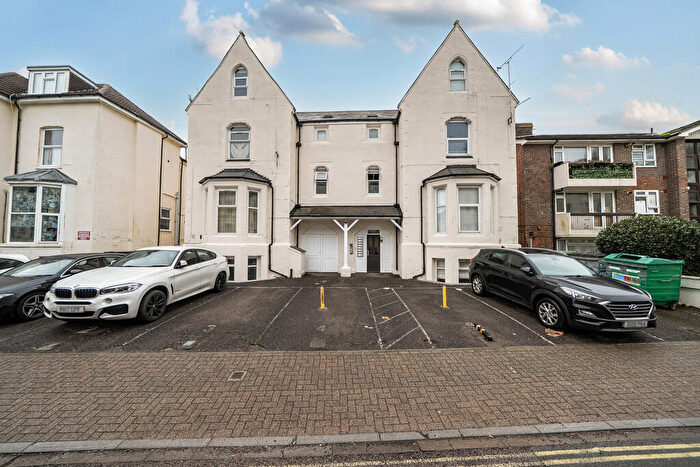 2 Bedroom Apartment For Sale In Alhambra Road, Southsea, PO4